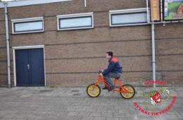 Hobbel waggel fiets oranje