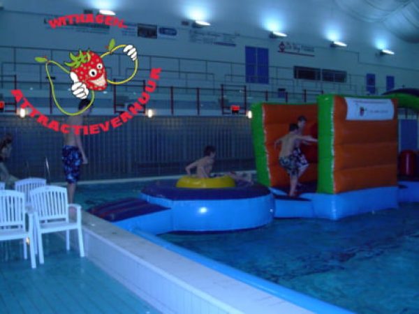 Water hindernisbaan aquafun huren