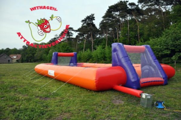 Human table soccer voetbalspel