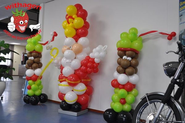 Sinterklaas en zwarte piet van ballonnen