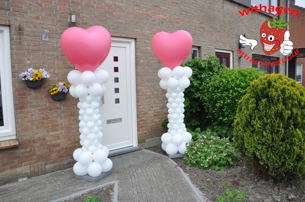 Ballonnenpilaar met hartjes topballon