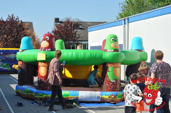 opblaasbaar levensgroot mollen meppen huren