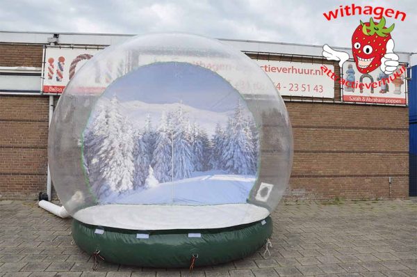 Snow globe levensgroot