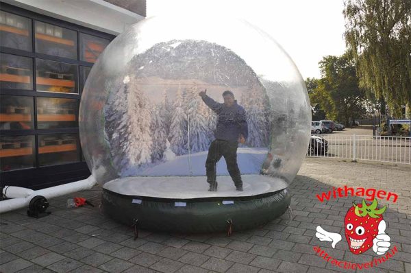 snow globe met persoon erin